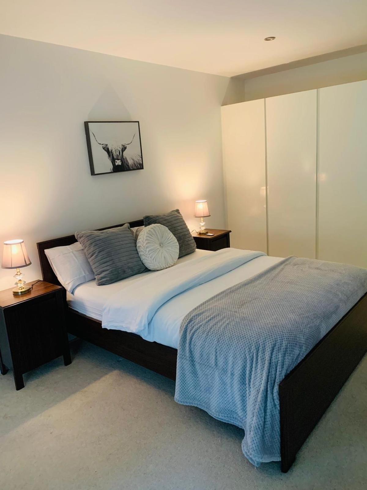 Canary Wharf View Apartments Лондон Екстериор снимка