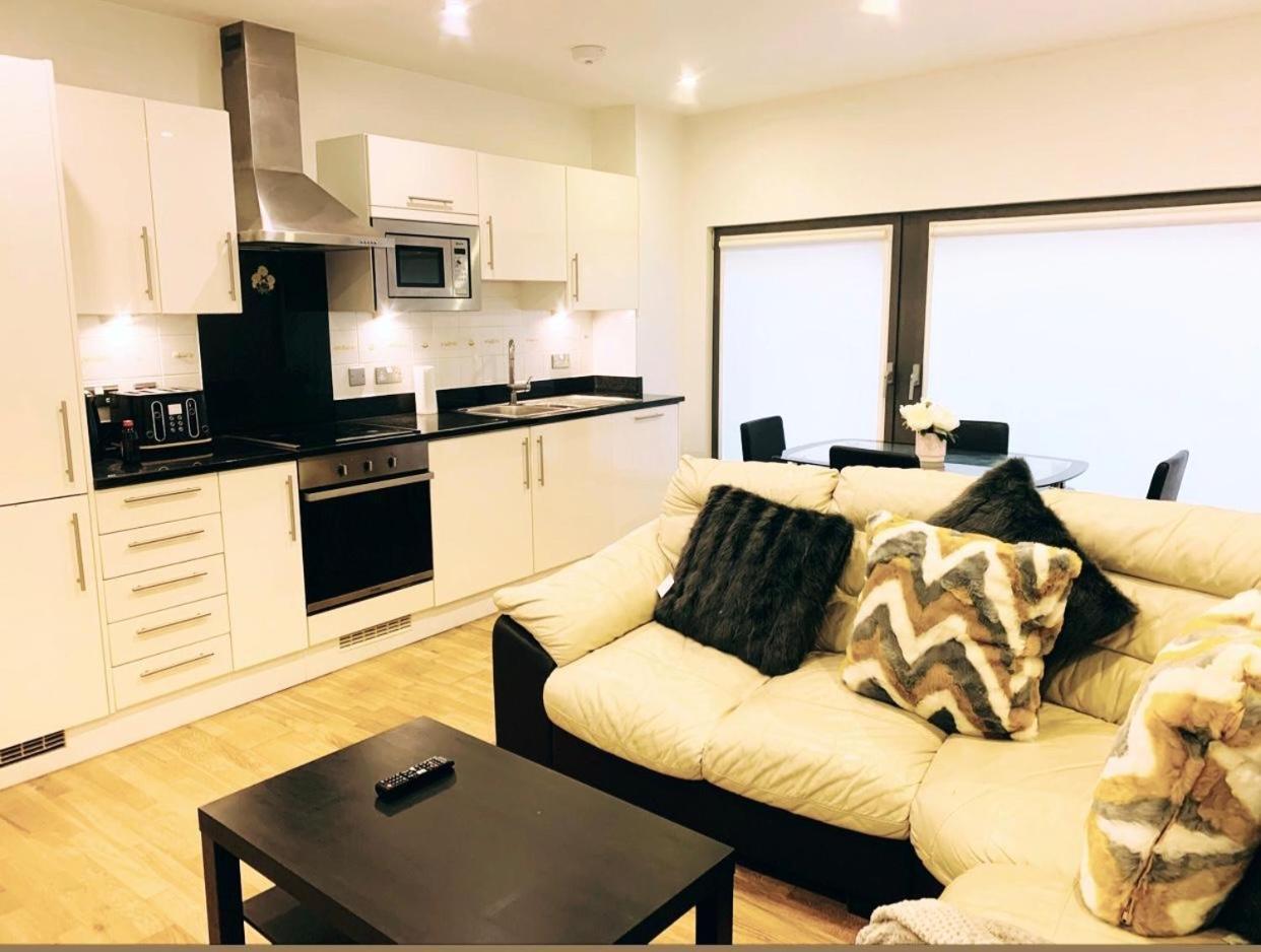Canary Wharf View Apartments Лондон Екстериор снимка